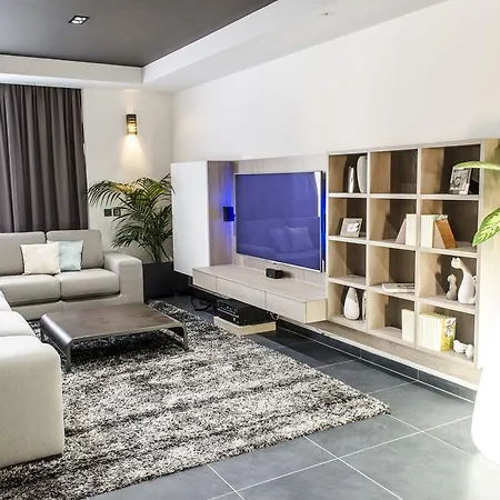 Paramount Bay Penthouse *