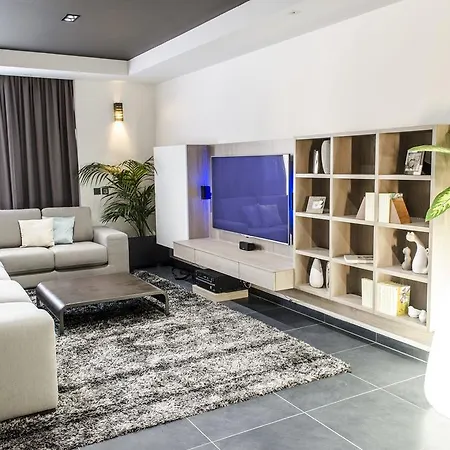 Paramount Bay Penthouse *