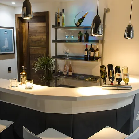 Paramount Bay Penthouse *