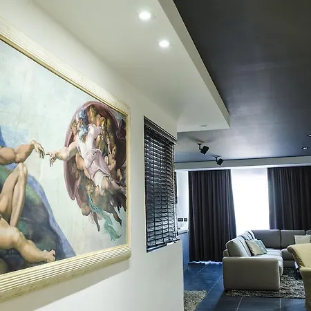 派拉蒙湾顶层公寓