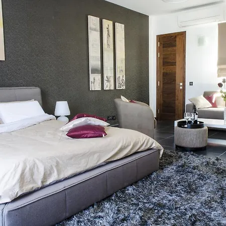 Paramount Bay Penthouse דירה *