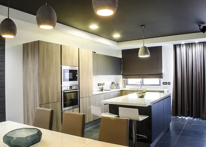 Paramount Bay Penthouse דירה *