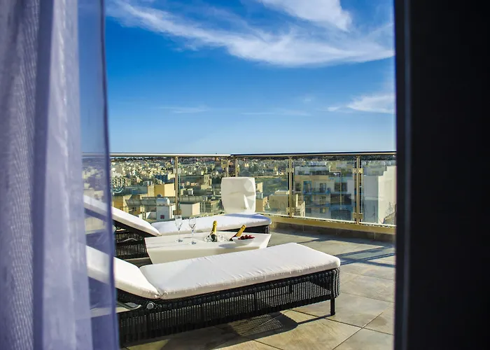Paramount Bay Penthouse דירה *