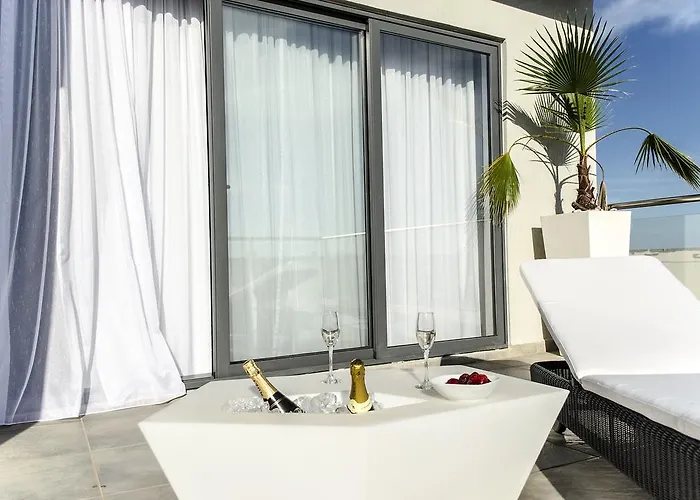 דירה Paramount Bay Penthouse