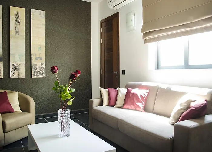 Paramount Bay Penthouse דירה *