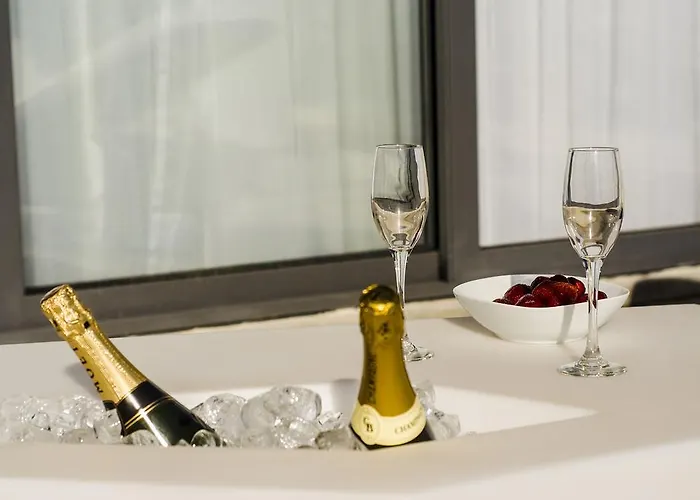 Paramount Bay Penthouse דירה *